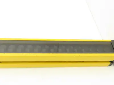 Contrinex YBB-30R4-0900-G012 Safety Light Curtain Receiver 924mm *Cracked Glass