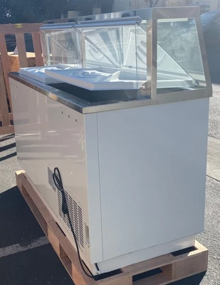 171-0345 68" Full Service Ice Cream Gelato Freezer Case