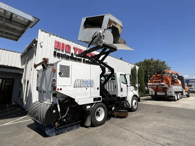 Used 2012 FREIGHTLINER M2 Street Sweeper California US | Big Truck & Equipment #1412266