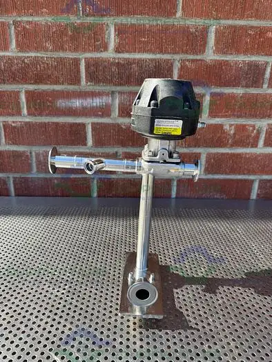 Used ITT PURE FLO ADVANTAGE 6 -WAY DIAPHRAGM VALVE W/ 1" TO 3/4" SANITARY FITTING Valves/Fittings California US | Equipment Lab #485777