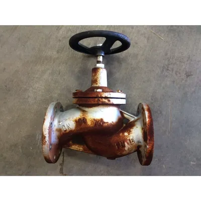 Used 4" manual globe valve for hot oil