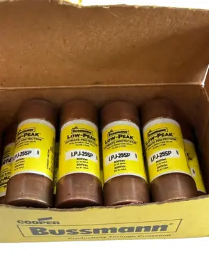 NEW 9 COUNT COOPER BUSSMANN LPJ-25SP LOW PEAK FUSES LPJ25SP