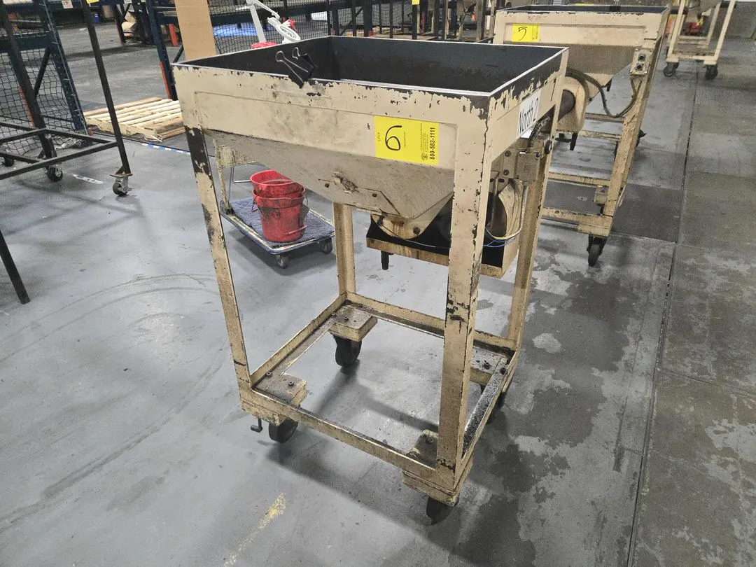 (1) Auger Hopper