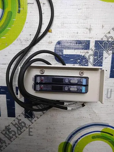NEW KEYENCE FS-V11