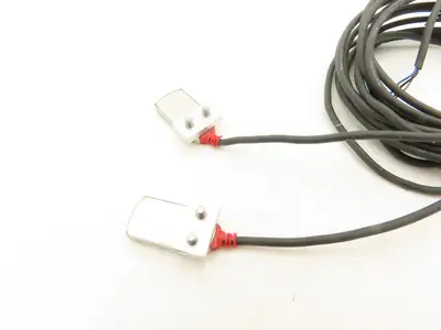 Keyence PR-FB30P3 Mini Photoelectric Sensor Flat Reflective 60" Cable  Lot of 2