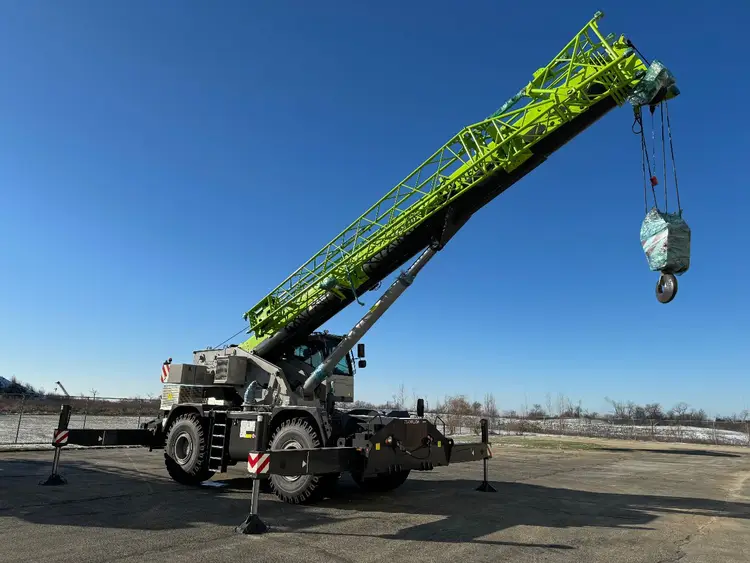 New | in-Stock 2023 ZOOMLION ZRT600 Rough Terrain Cranes Texas US | Uriquip #1421095