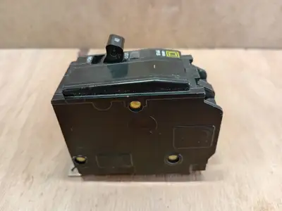 Used SQUARE D QOB240 Switchgears British Columbia CA | Lenmark #1438404