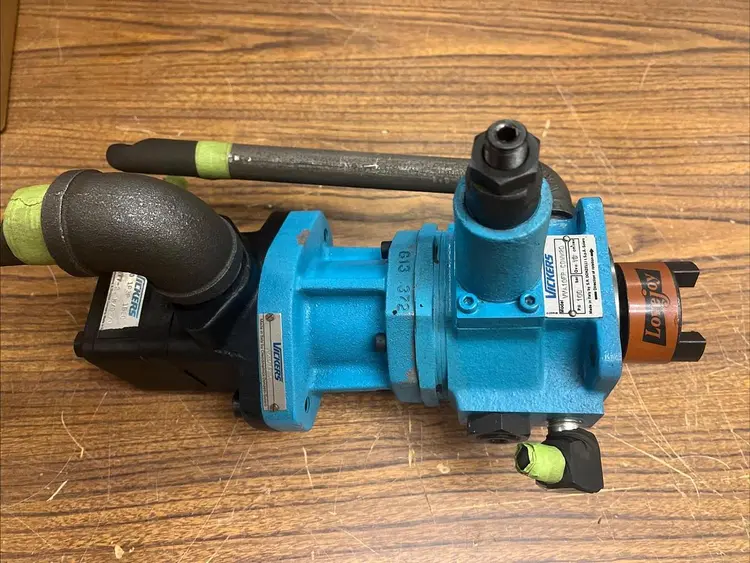 Used VICKERS VVA10FP-CDWW20 Pumps | Surplus Asset Holdings #1206191