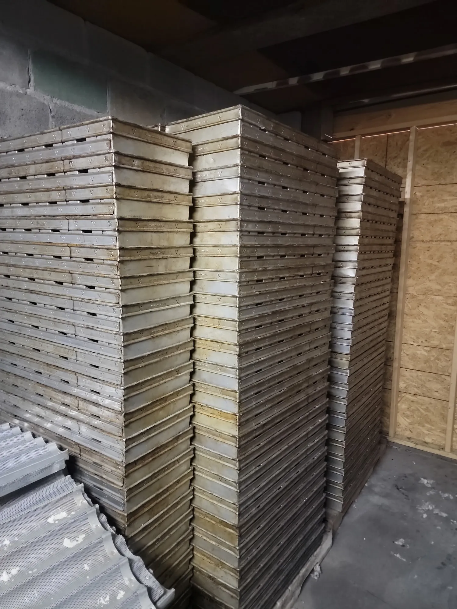 5 Strap Bread Pans