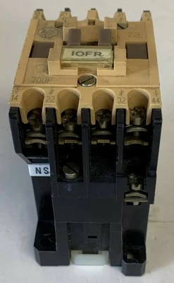 USED Allen-Bradley 700-F220A22