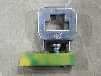 Terminal Block Busbar Screw 22-12 AWG, 300V, 20A