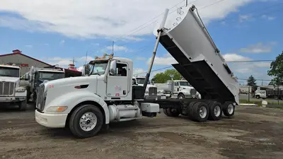 USED 2013 PETERBILT 386