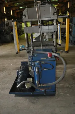 USED 2000 H & H 1003