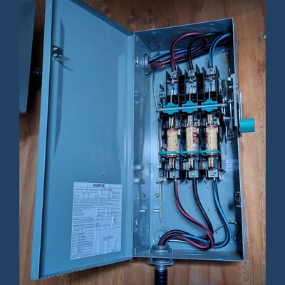 Siemens 100 Amp Fusible Disconnect