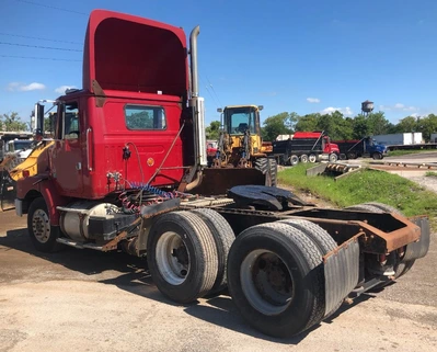 Used 1996 VOLVO WG64 Conventional trucks Kentucky US | Proxy Equipment #1384926