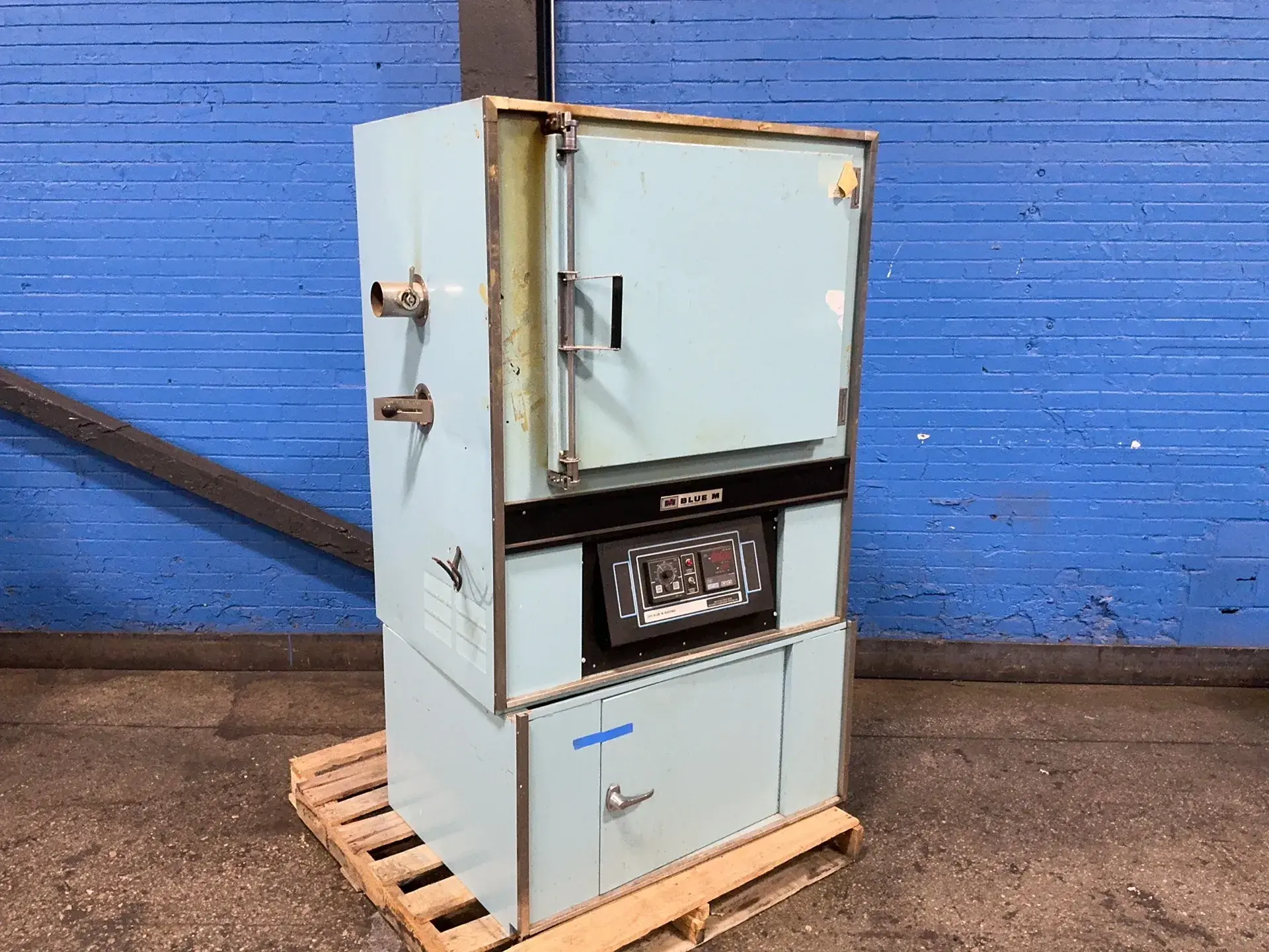 Used BLUE M P0M7256C3 Heat Treating Units Ohio US | HGR 24 #1343669