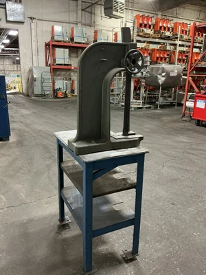 Used _UNKNOWN_ _UNKNOWN_ Arbor Presses Ohio US | Equipment Recovery Corp. #1331791