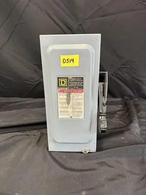 LOT OF VARIOUS ELECTRIC DISCONECTS AND PANAL BOXES