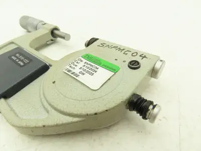 Mitutoyo 510-122 Indicating Micrometer 25-50mm Graduations .001mm Range +/- .060