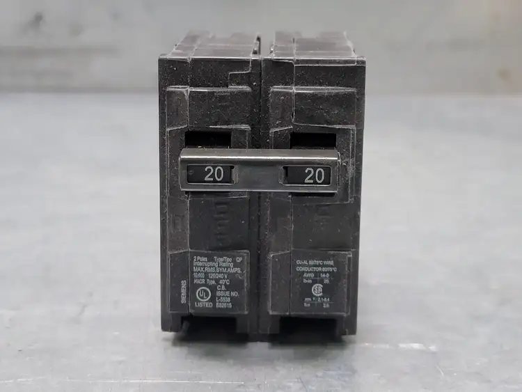 Used SIEMENS Q220 Switchgears British Columbia CA | Lenmark #243538