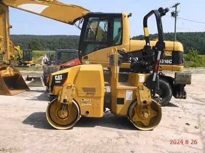 Used 2012 CATERPILLAR CB24XT Tandem Rollers New York US | Beck Equipment #1509318