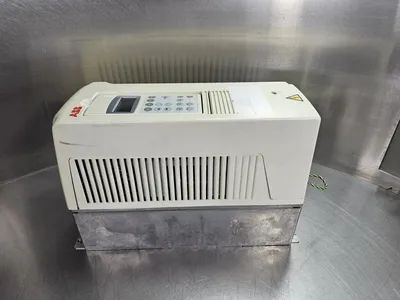 ABB ACS800-U1-0025-5+P901 ABB 34A 460V 25HP Drive Loc1C