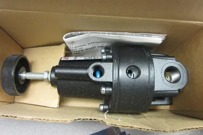NEW FAIRCHILD 14233 REGULATOR