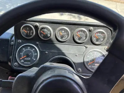 USED 2011 AUTOCAR XPEDITOR