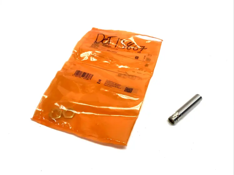 Used IFM IFS240, IFK3004BBPKG/US-104 Proximity Sensors | Maverick Industrial Sales #1111841