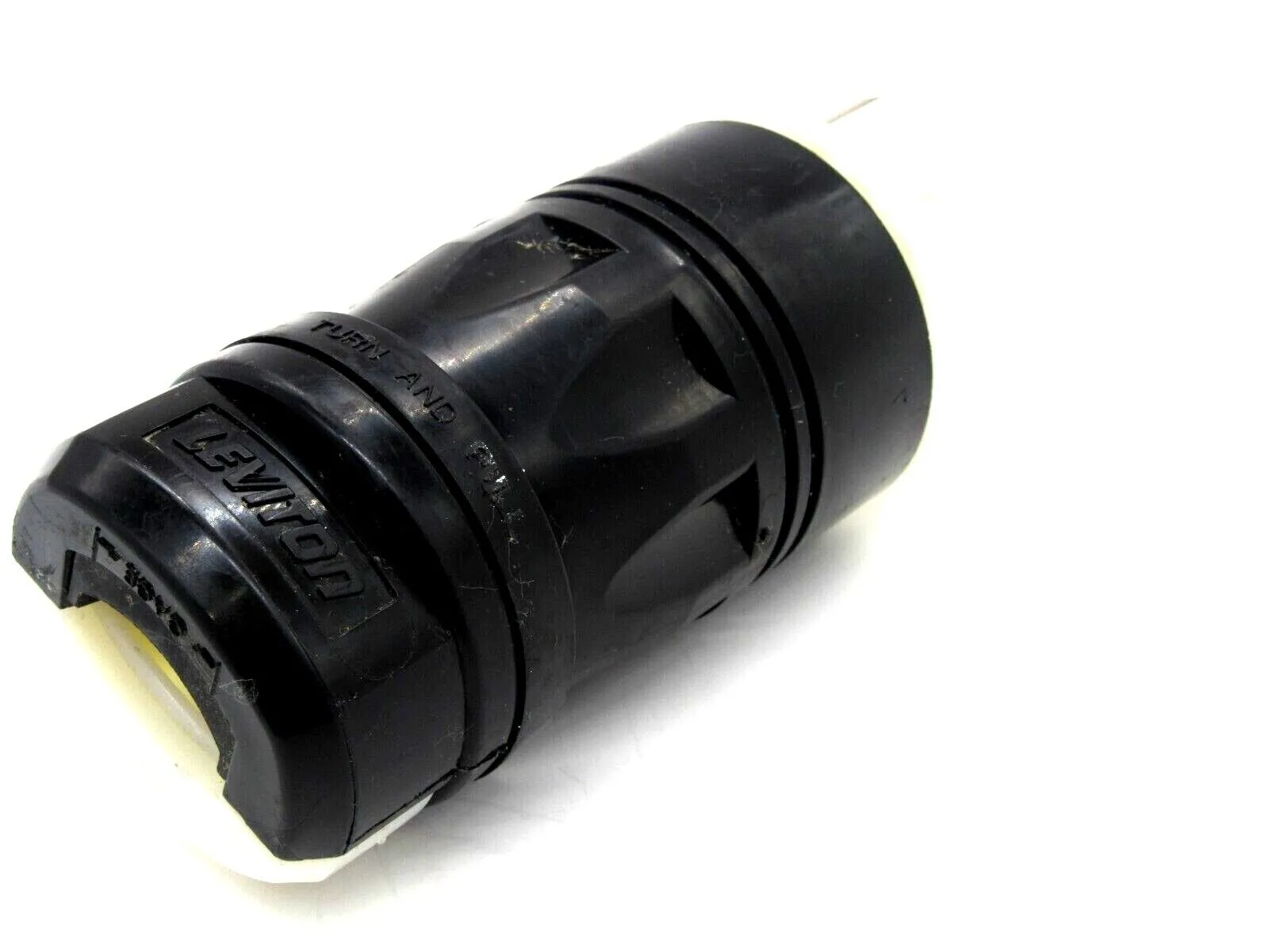 USED LEVITRON CS8164C LOCKING CONNECTOR