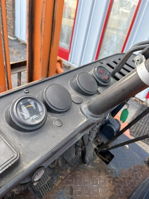 USED TOYOTA 40-2FG25