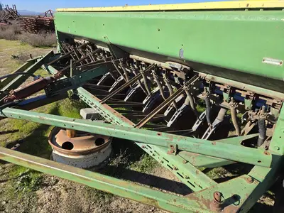 USED 1986 JOHN DEERE 8300