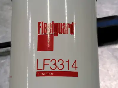 NEW FLEETGUARD LF3314