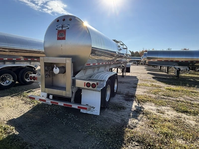 Used 2017 WALKER MILK TANKER TRAILER Tanker Trailers Michigan US | Miedema Asset Management Group #1709476