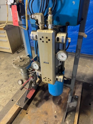 SEALANT EQUIPMENT & ENGINEERING Dispensing Pump Sealant Pump | K.B. Industries LLC (6)