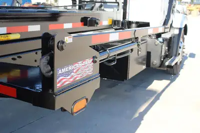 New | in-Stock 2025 MACK MD6 Hooklifts & Roll-Offs Texas US | Roll Off Truck World #1491908
