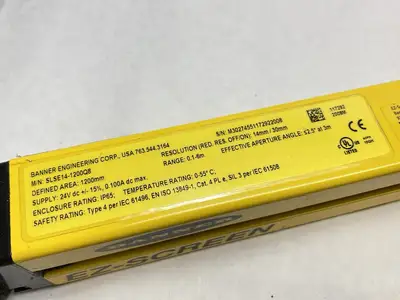 USED BANNER ENGINEERING EZ-SCREEN TYPE 4 SAFETY LIGHT CURTAIN PAIR 72386