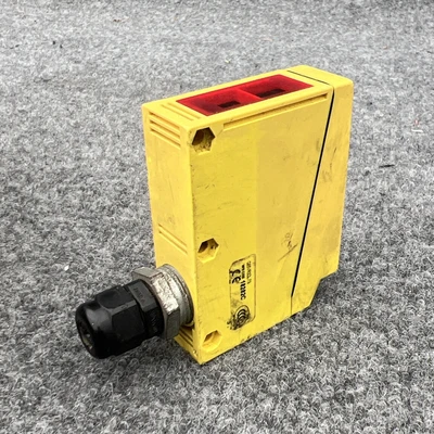 Used Banner Engineering Q85VR3DL-T9 Photoelectric Sensors California US | Davliegogo LLC #1705873