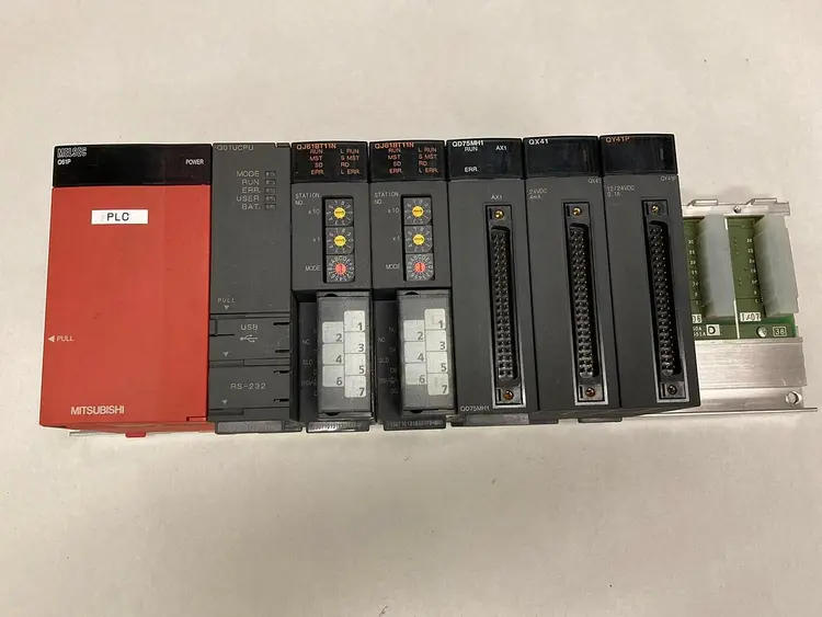Used MITSUBISHI Q61P, Q01UCPU, QJ61BT11N (X2), QX41, QY41P, QD75P1 PLC Chassis Ohio US | Surplus Asset Holdings #1246131