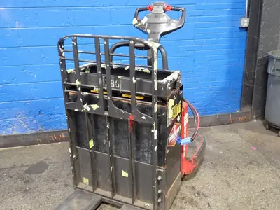 USED THE RAYMOND CORPORATION 8410