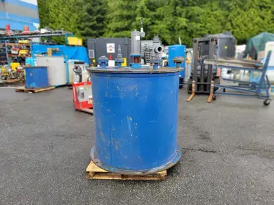 Metal Mixing Tank w/ Fittings