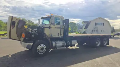 USED 2017 PETERBILT 348