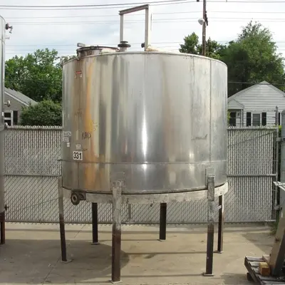 SPC6739  Tank 1530 gallon vertical tank, 304 SS, slope