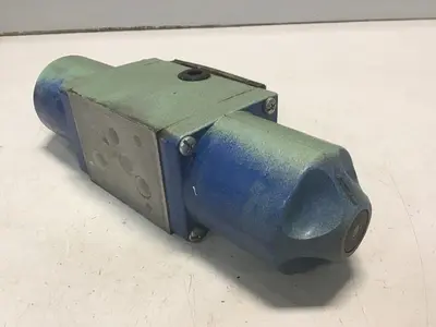 USED VICKERS DG4S52CMW2H10