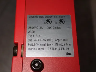 NEW IDEC HS1C