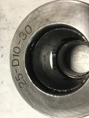 USED VICKERS 25-D10-30