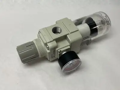 USED SMC MODULAR FILTER REGULATOR W/ GAUGE 7-125PSI SET PRESS