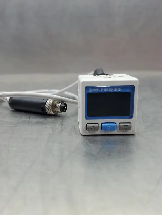 Used SMC ZSE30AF-01-P Pressure Switches South Carolina US | Palmetto Automation #1508023