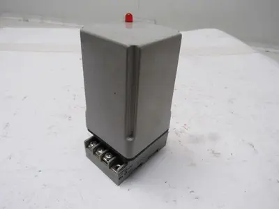 Time Mark Corporation 650-120-24 120V Input 24VDC Output Loop Power Supply 60Hz