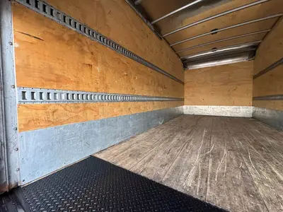 Used 2024 ISUZU NPR HD Box trucks Florida US | Truck and Van Outlet #1509183